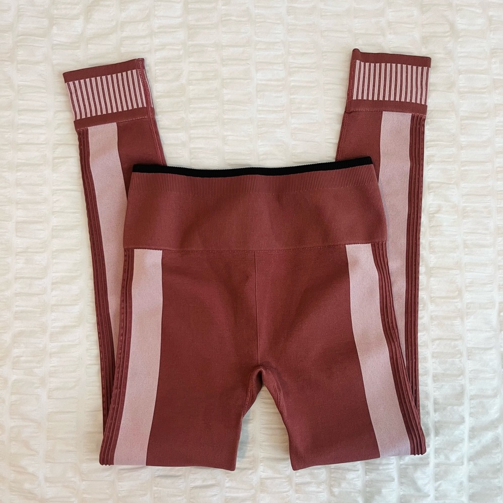 FABLETICS SEAMLESS LEGGINGS